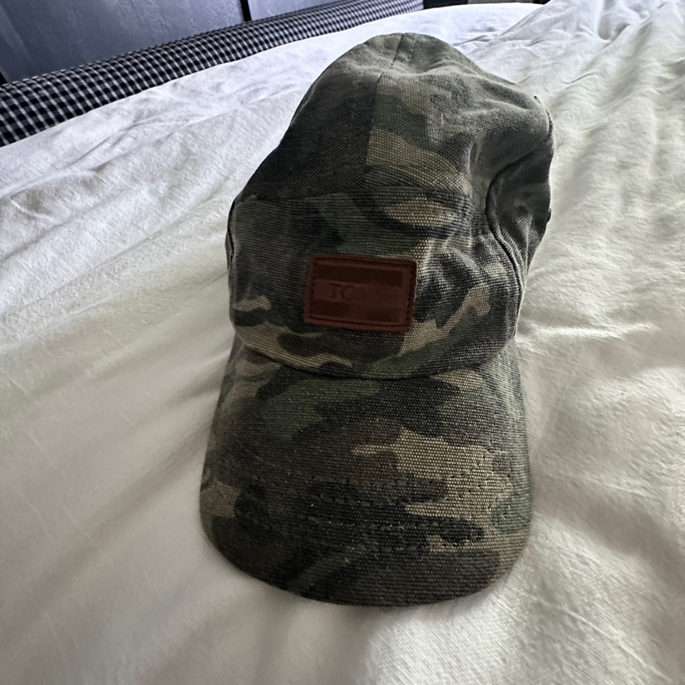 TOMS CAMO HAT